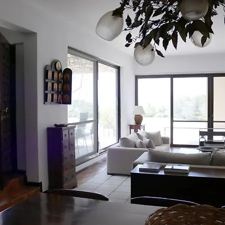 빌라 Turquoise 루트라키